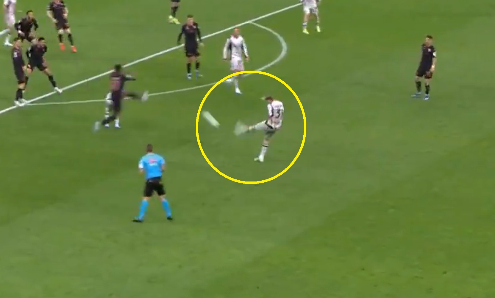 O rany! Tym golem "obudził cały Mediolan" [WIDEO]