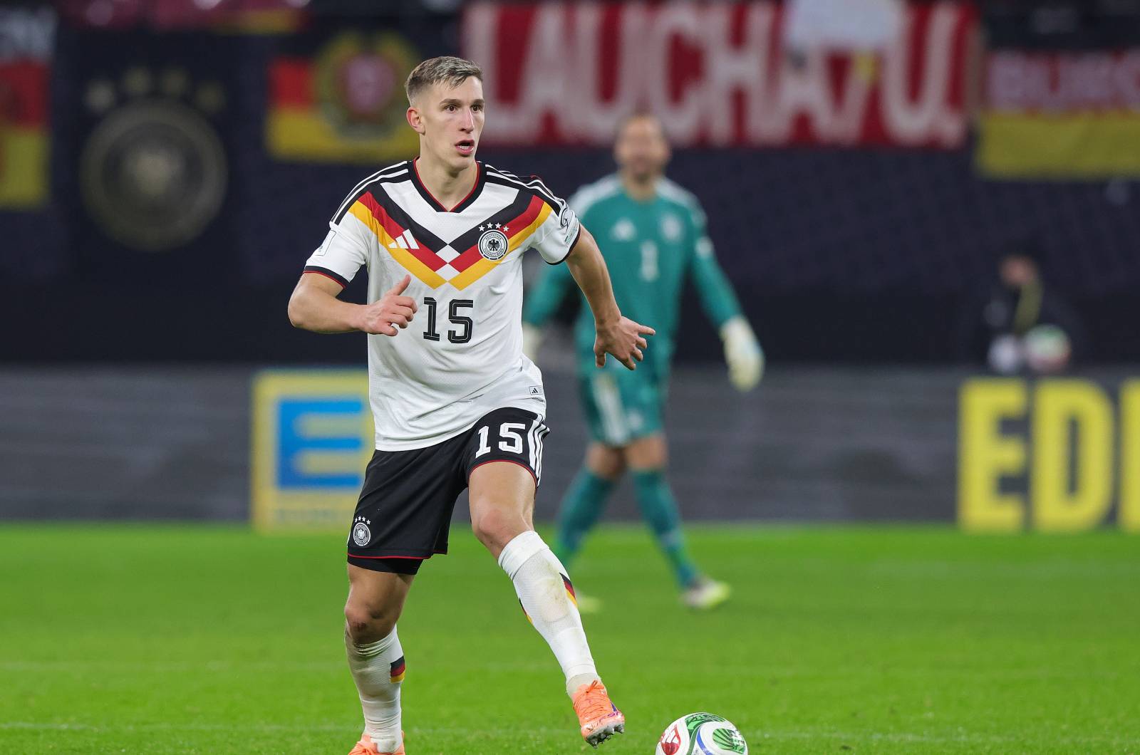 Media. Niemiec finalizuje przedłużenie umowy. To pokrzyżuje plany gigantów