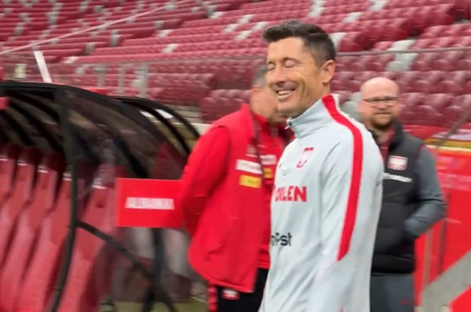 Nagrali, co zrobił Lewandowski przed treningiem. "Zdarza się"