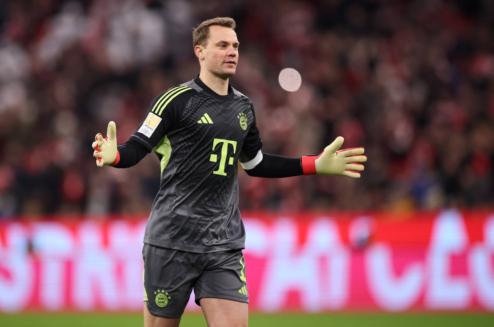 Media. Prośba Neuera do Bayernu. Wtedy zdecyduje o przyszłości