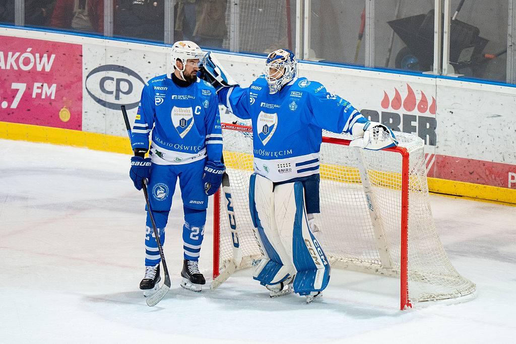 Wezmą piłki plażowe i ręczniki. Kibice mają dość