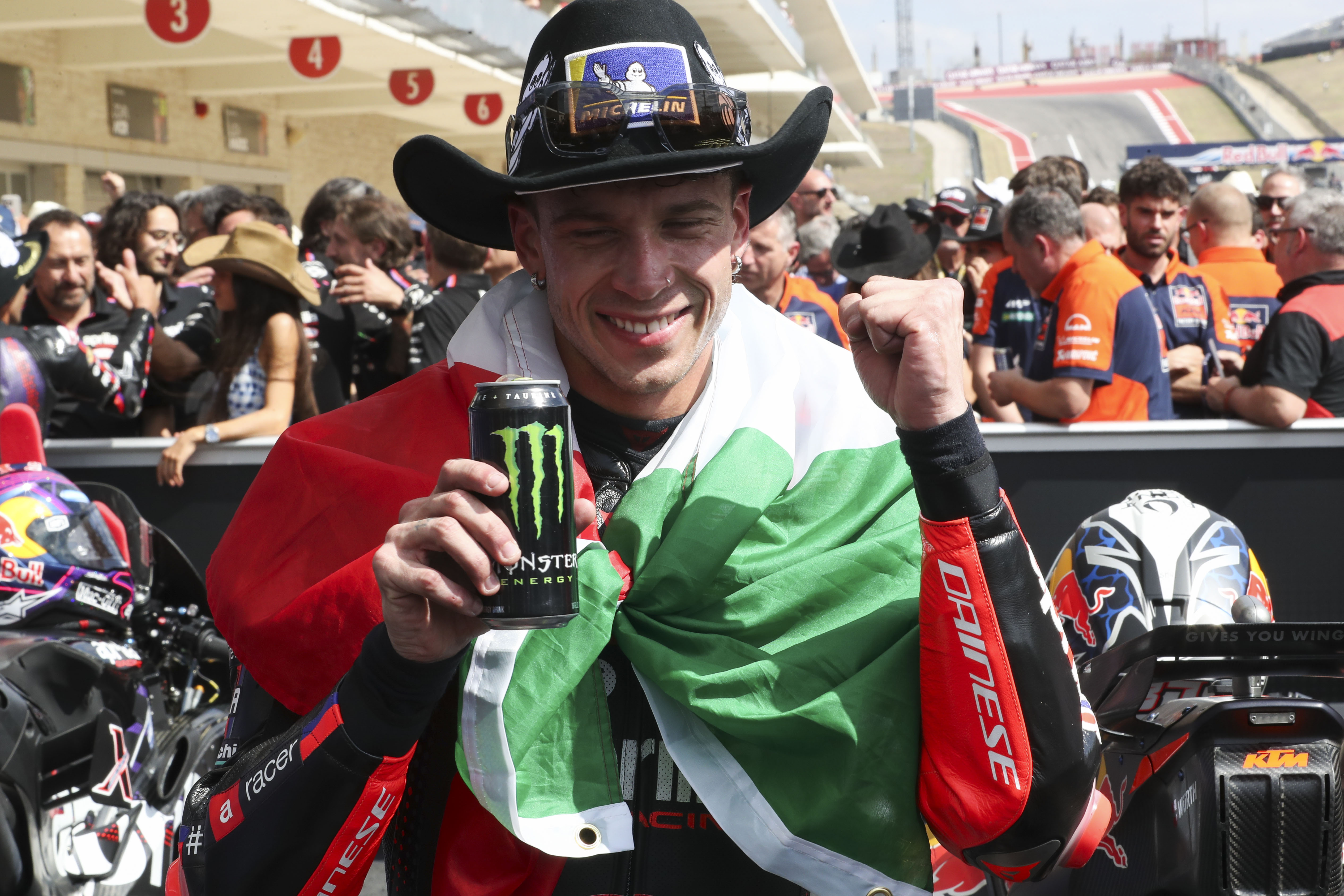 Wyjątkowe obrazki w MotoGP. Włoch przeszedł do historii