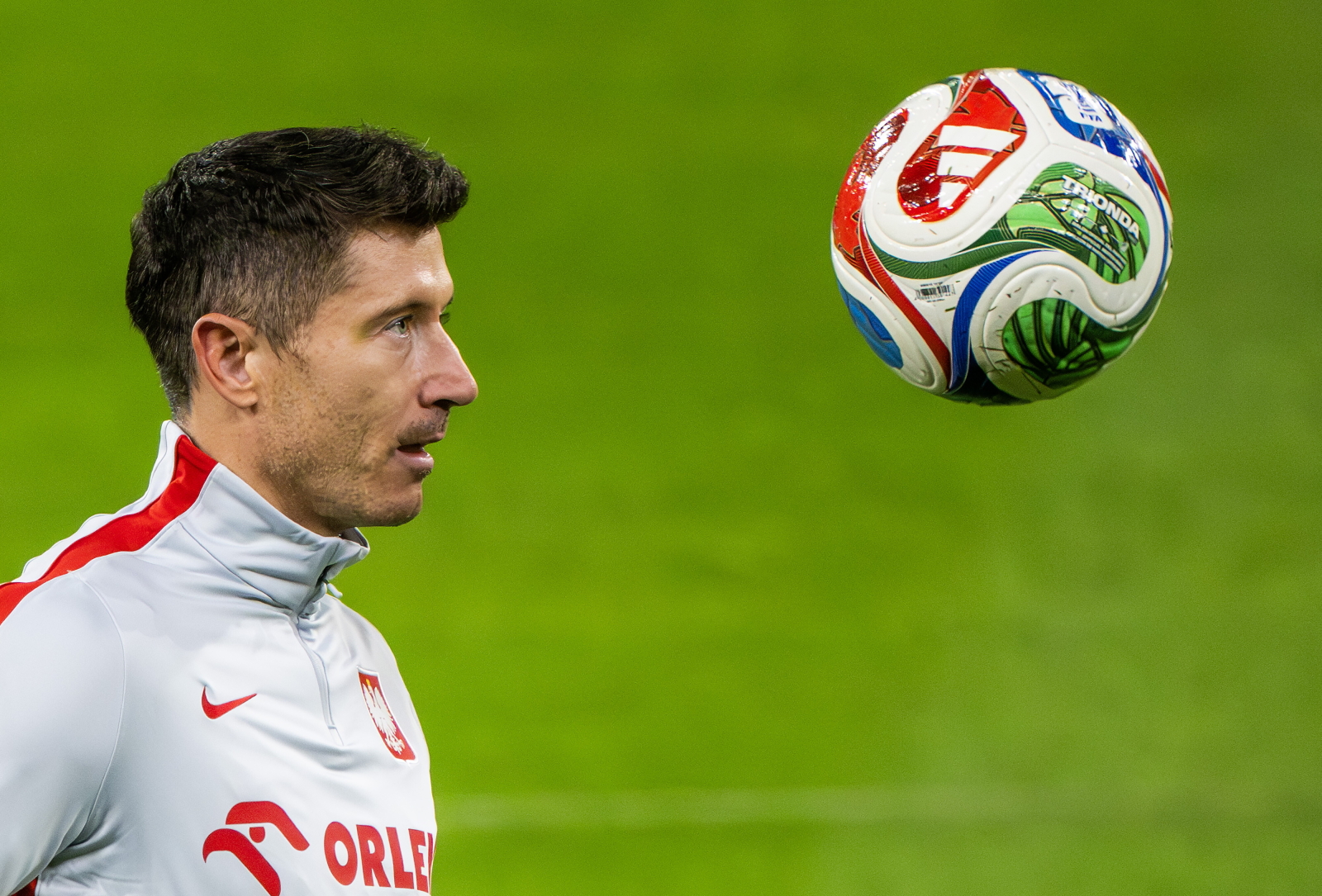 Media: FC Barcelona zmienia priorytety. Wszystko przez Lewandowskiego