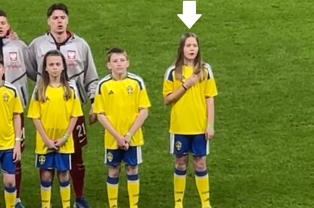 Zaskakujące sceny przy hymnie. Dziewczynka skradła show