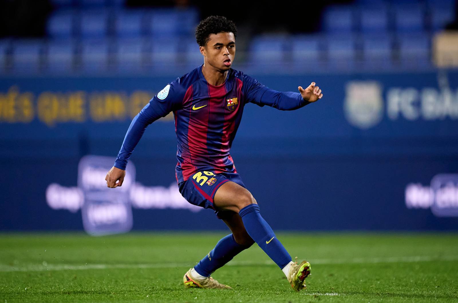 Barcelona złożyła propozycję synowi legendy. Negocjacje trwają