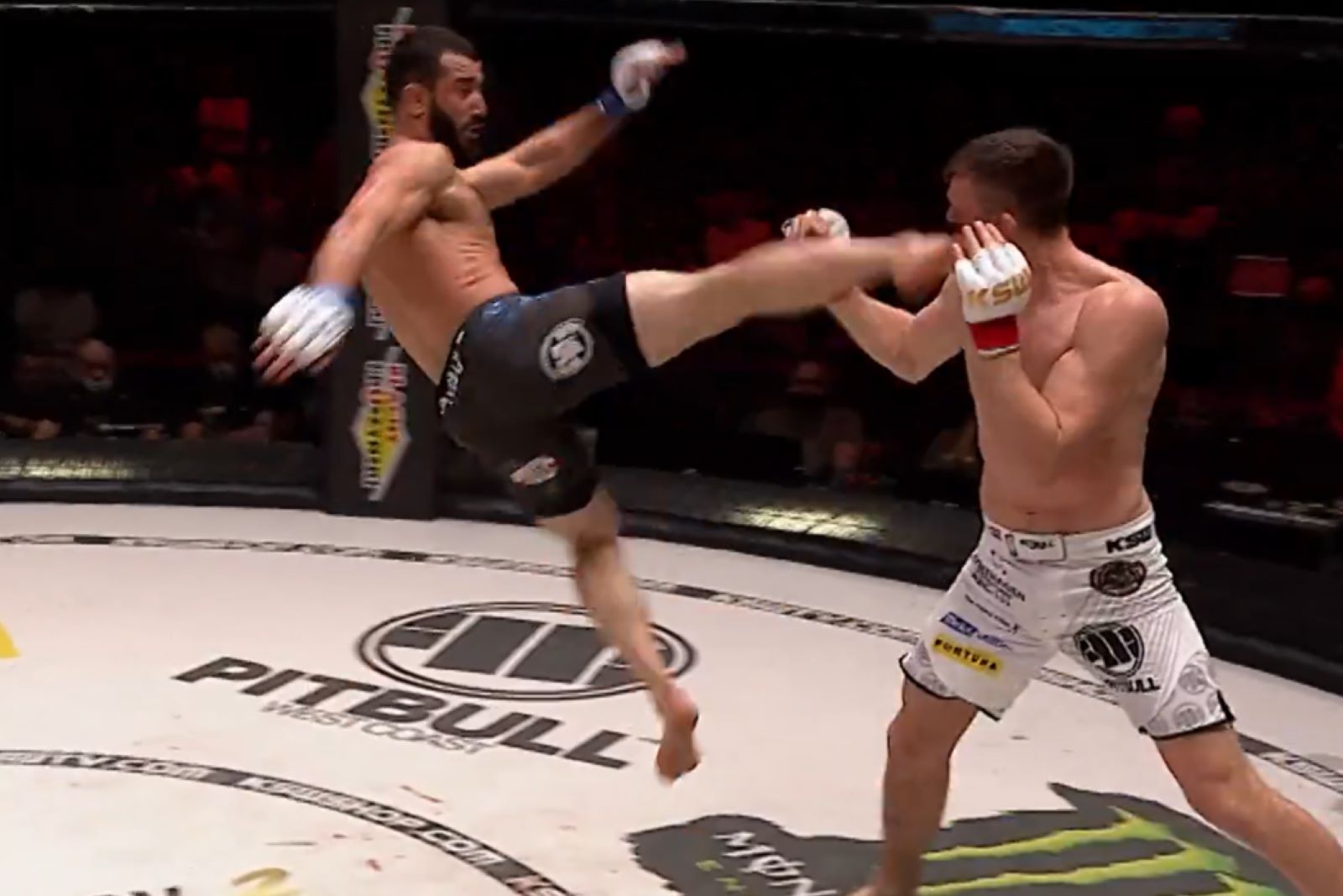 Nokaut Chalidowa przeszedł do historii. "Co to było?!"