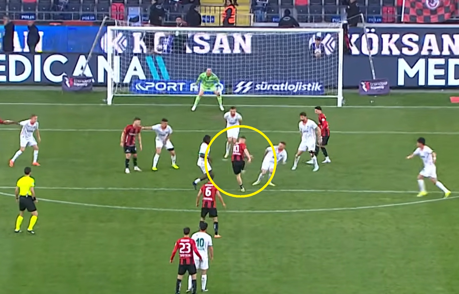 Ależ gol Polaka w Turcji! Zrobił to idealnie [WIDEO]