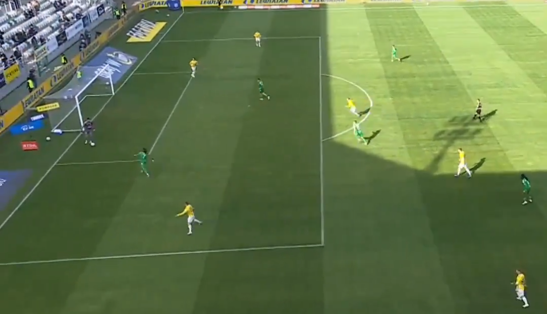 Koszmarny błąd w Ekstraklasie. Zobacz, co zrobił bramkarz