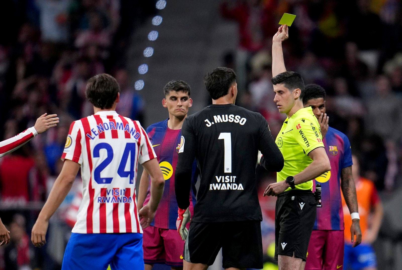 Sędzia oszczędził gracza Barcelony. Ten komunikat rozwiewa wszelkie wątpliwości