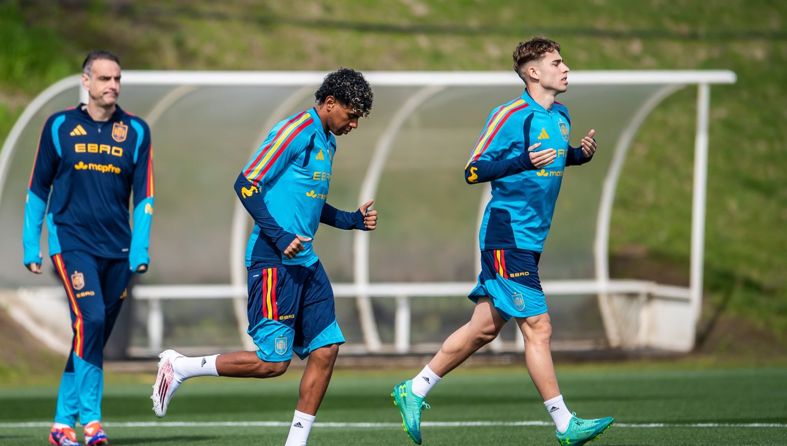 Zamieszanie przed meczem Ligi Mistrzów. Gwiazdor Barcelony spóźnił się na autokar