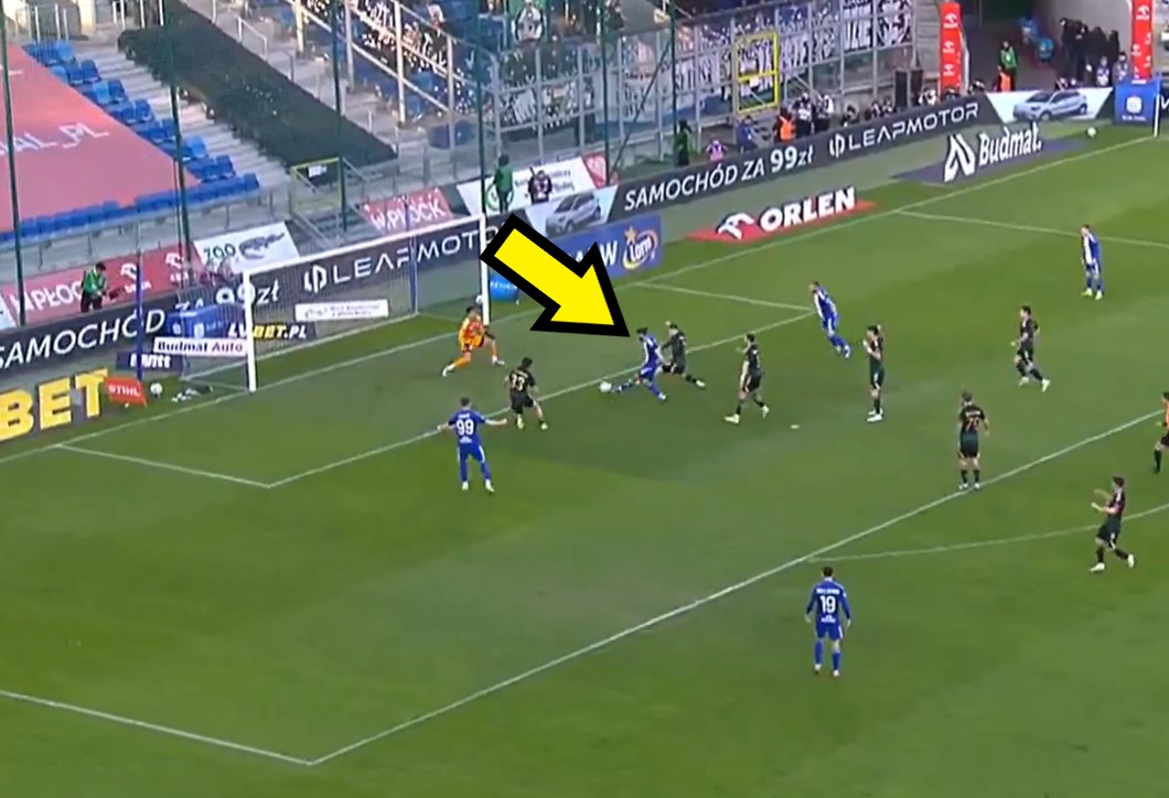 Z łatwością ograł czterech rywali. 