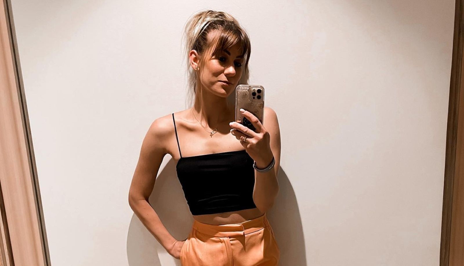 Jest lekarką w Rzeszowie. Jej męża Polacy doskonale znają