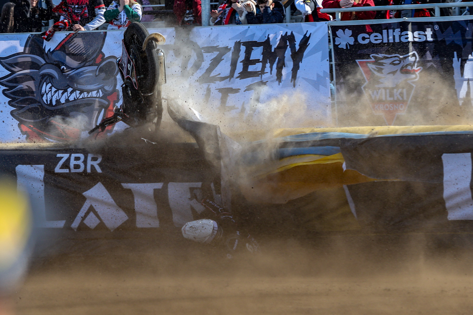 Żużel. Fatalna kraksa, wielki powrót i średnia ponad 2,0. Szalony mecz juniora