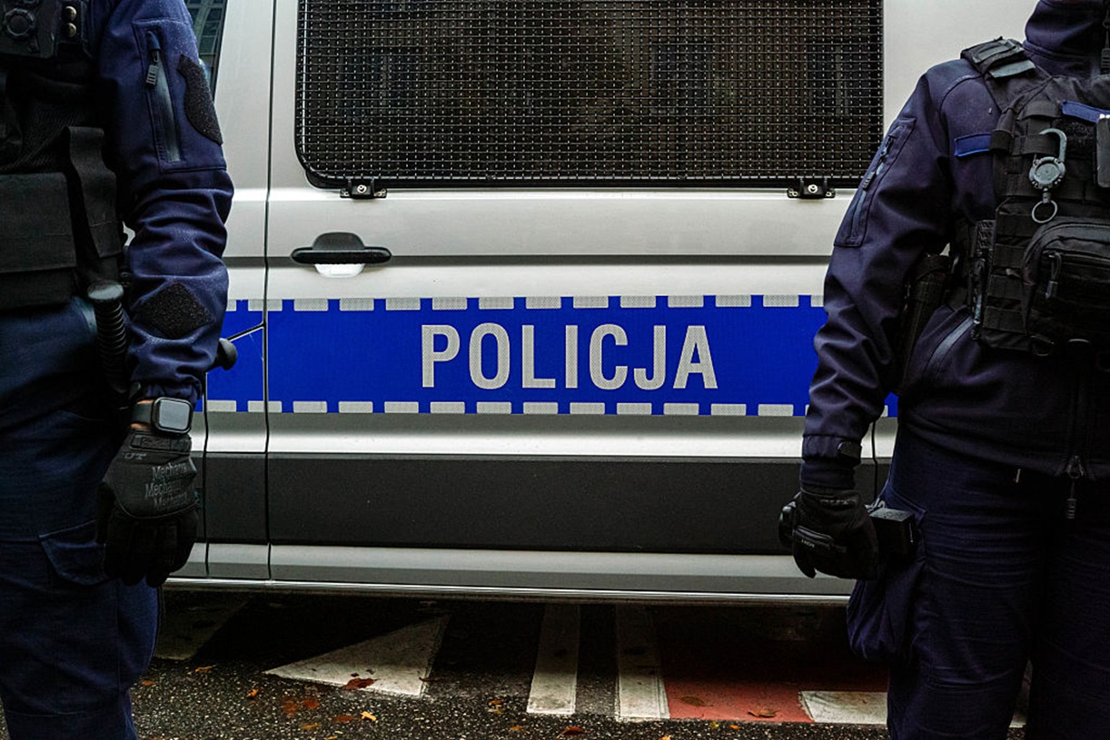 Miał zabarykadować się i wyskoczyć przez okno. Były zapaśnik aresztowany