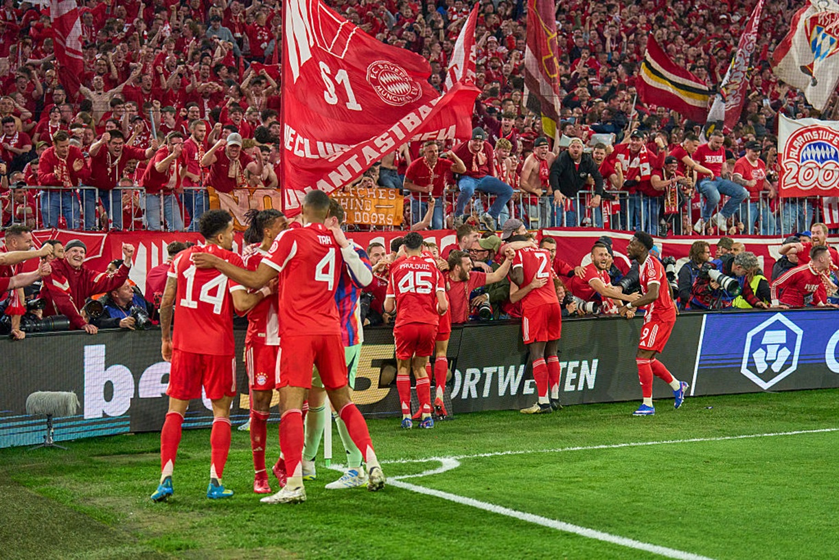 Dantejskie sceny po golu Bayernu. Fotograf stratowany