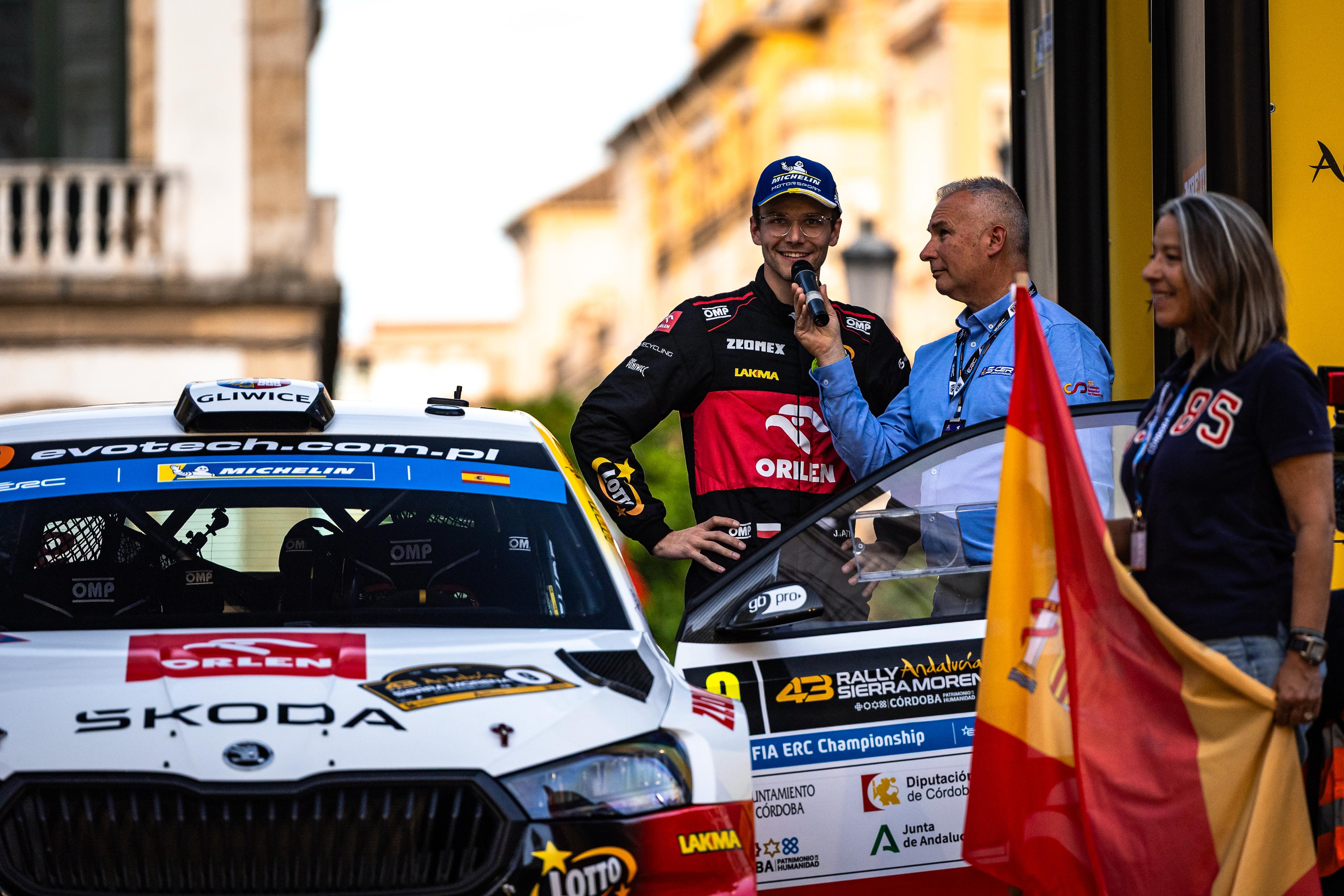 Świetne otwarcie sezonu Polaka w Hiszpanii. Trzeci wynik w kwalifikacjach