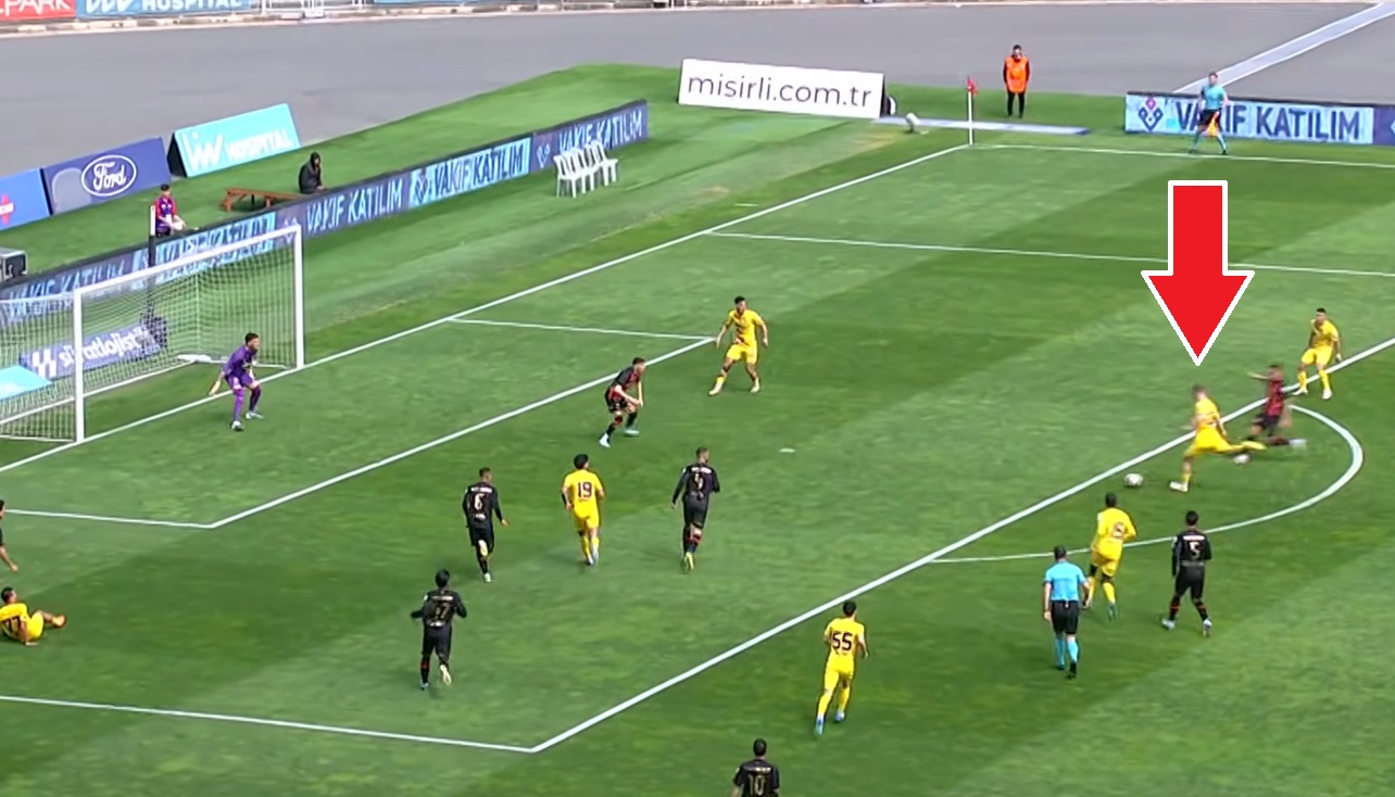 Warto było czekać. Efektowna akcja i gol Polaka w Turcji