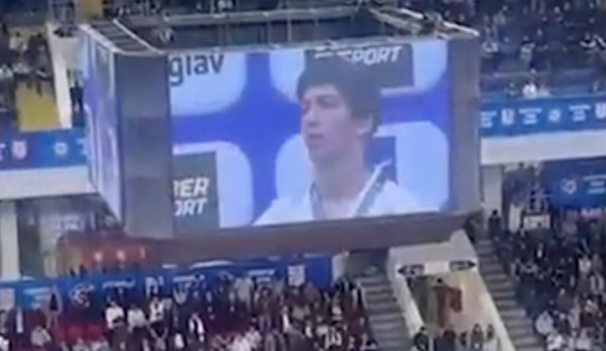 Wybrzmiał rosyjski hymn. Nagrano reakcję kibiców