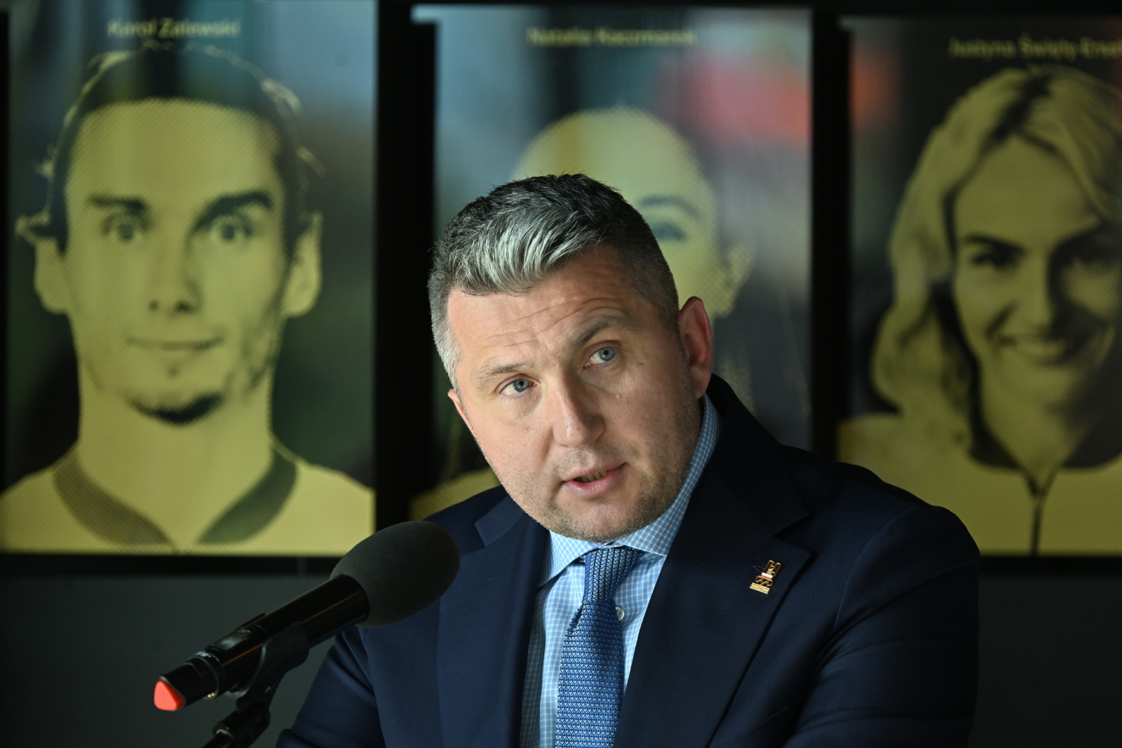 Piesiewicz zapytany o dymisję. Odpowiedział jednym słowem