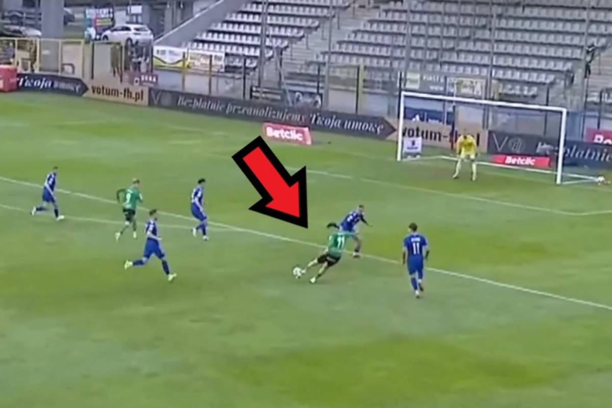 Potężne uderzenie i piękny gol. Efektowna bramka w polskiej lidze