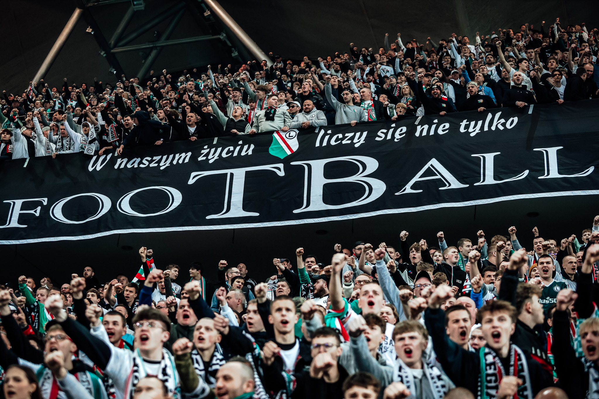 250 tys. zł za każdy mecz bez kibiców gości. PZPN: Legia zamknęła sektor "samowolnie"