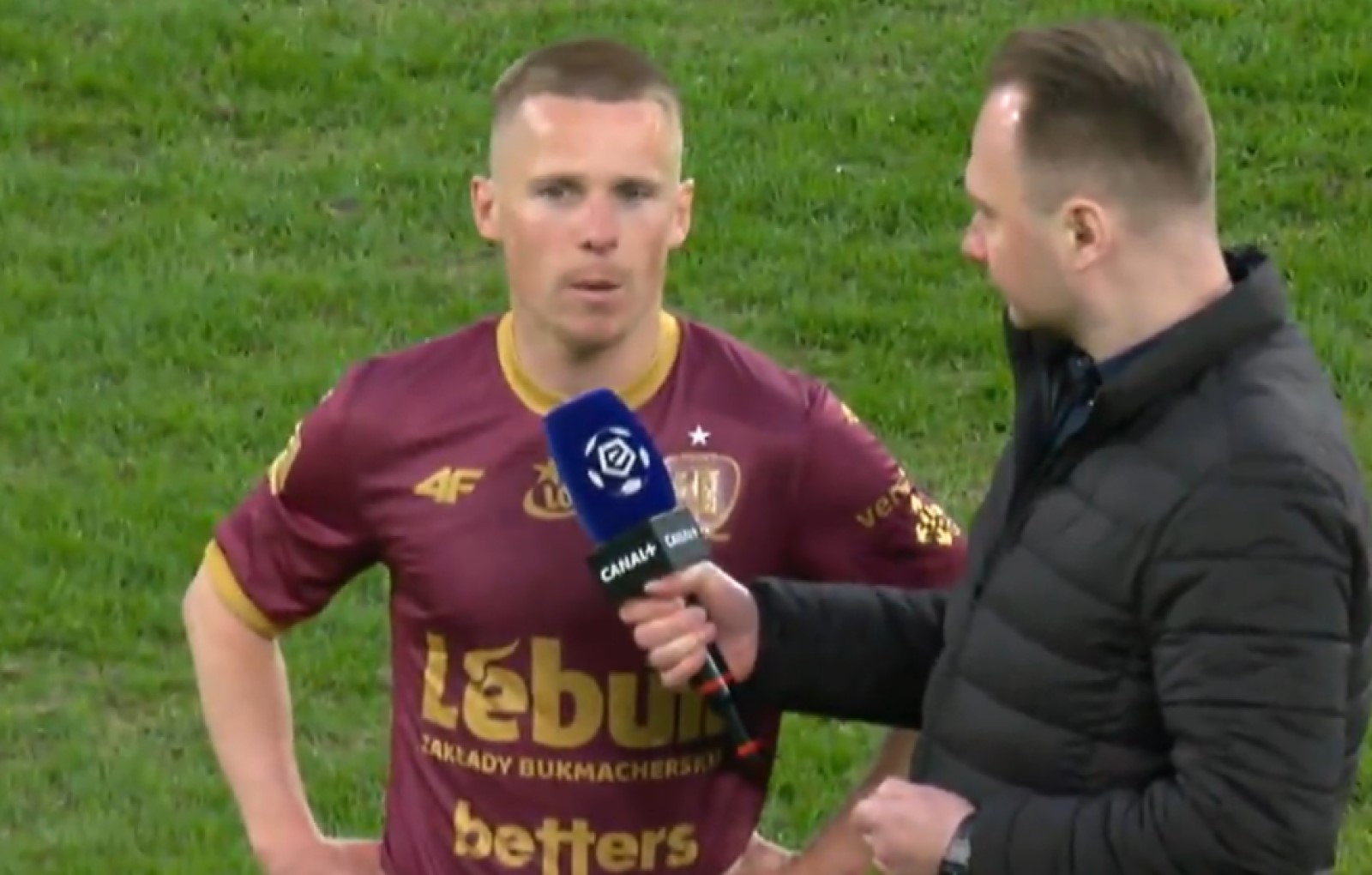 Polski piłkarz nie wytrzymał po tym, co zrobił sędzia. 