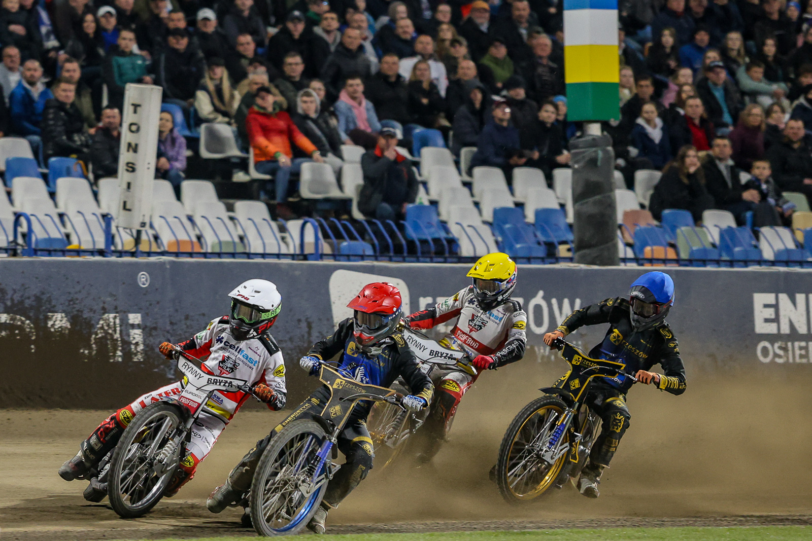 Dużo optymizmu dla Łodzi i Rzeszowa. Na żużel w tych miastach może niedługo przychodzić więcej kibiców