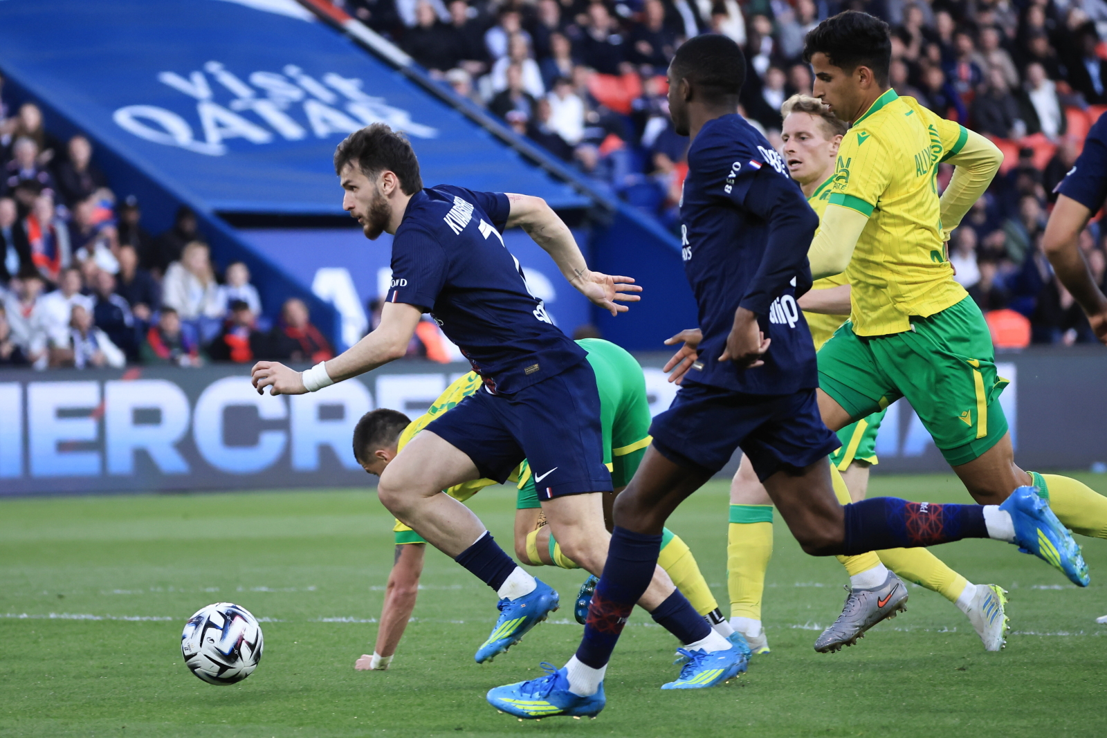 Gwiazda Paris Saint-Germain bawi się w Ligue 1