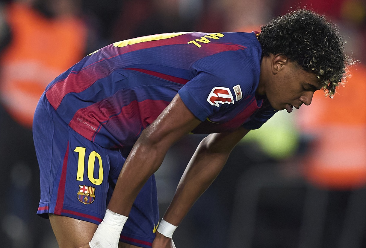 Yamal przerwał milczenie. "Boli"