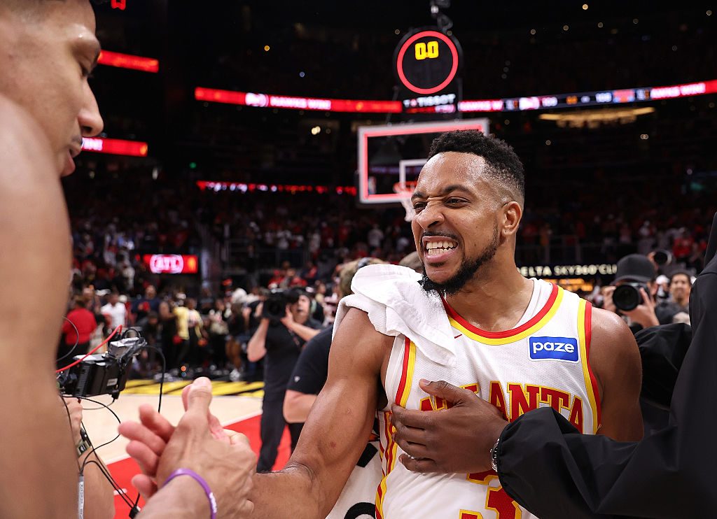 Thriller dla Hawks! Kłopoty Knicks i Sochana