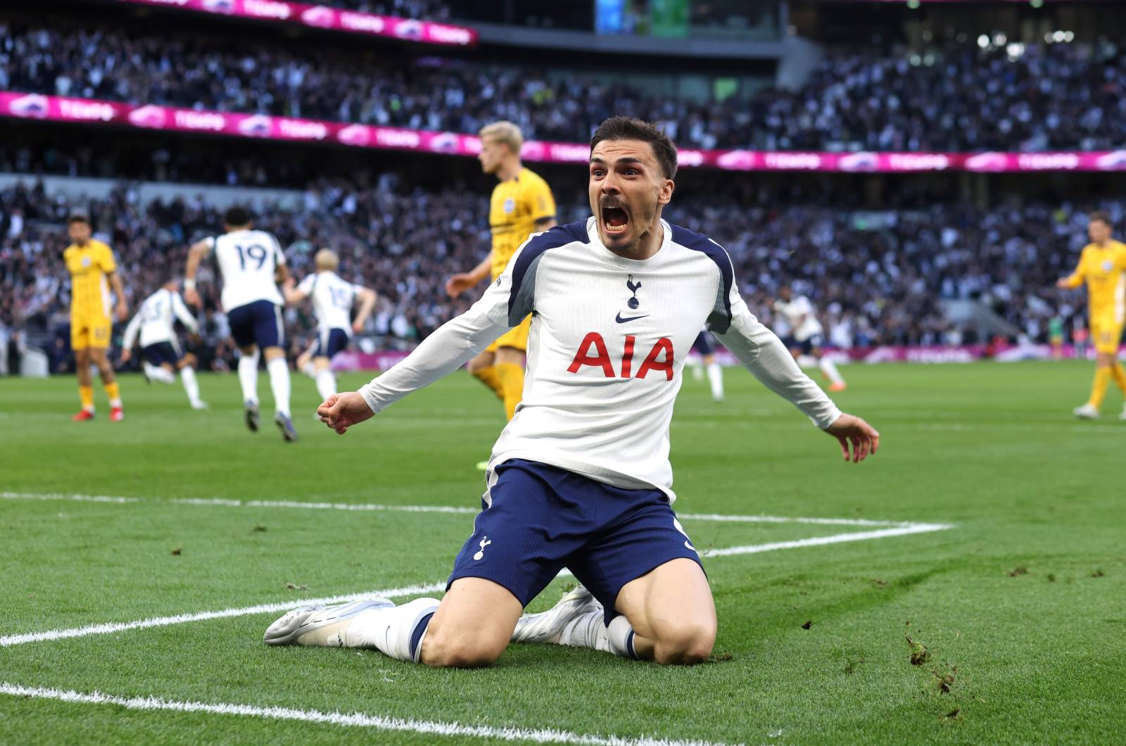 Chcą zatrzymać u siebie piłkarza Bayernu. Jest jeden warunek