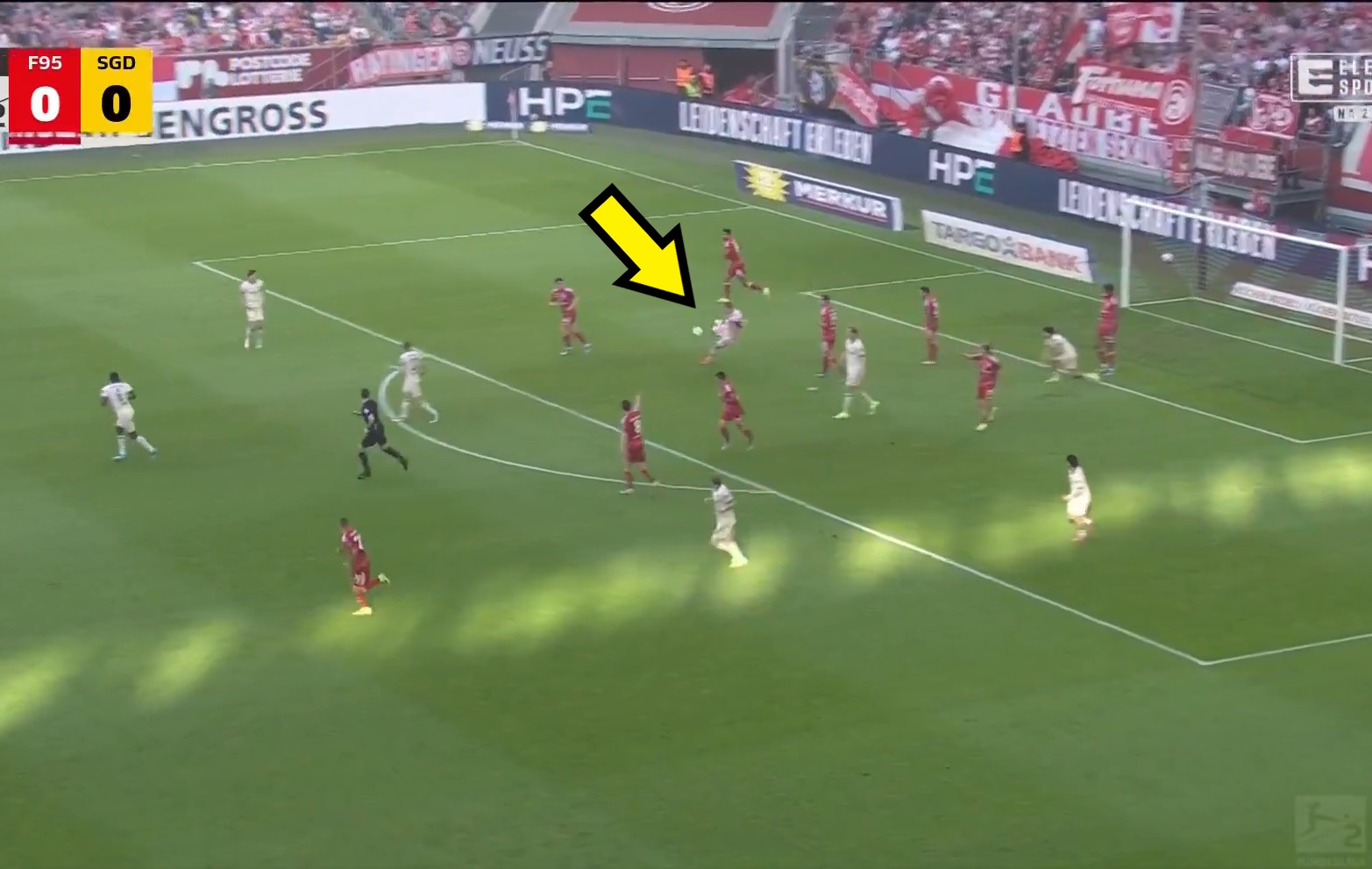 Kapitalna asysta bramkarza. Takie zagrania to rzadkość [WIDEO]