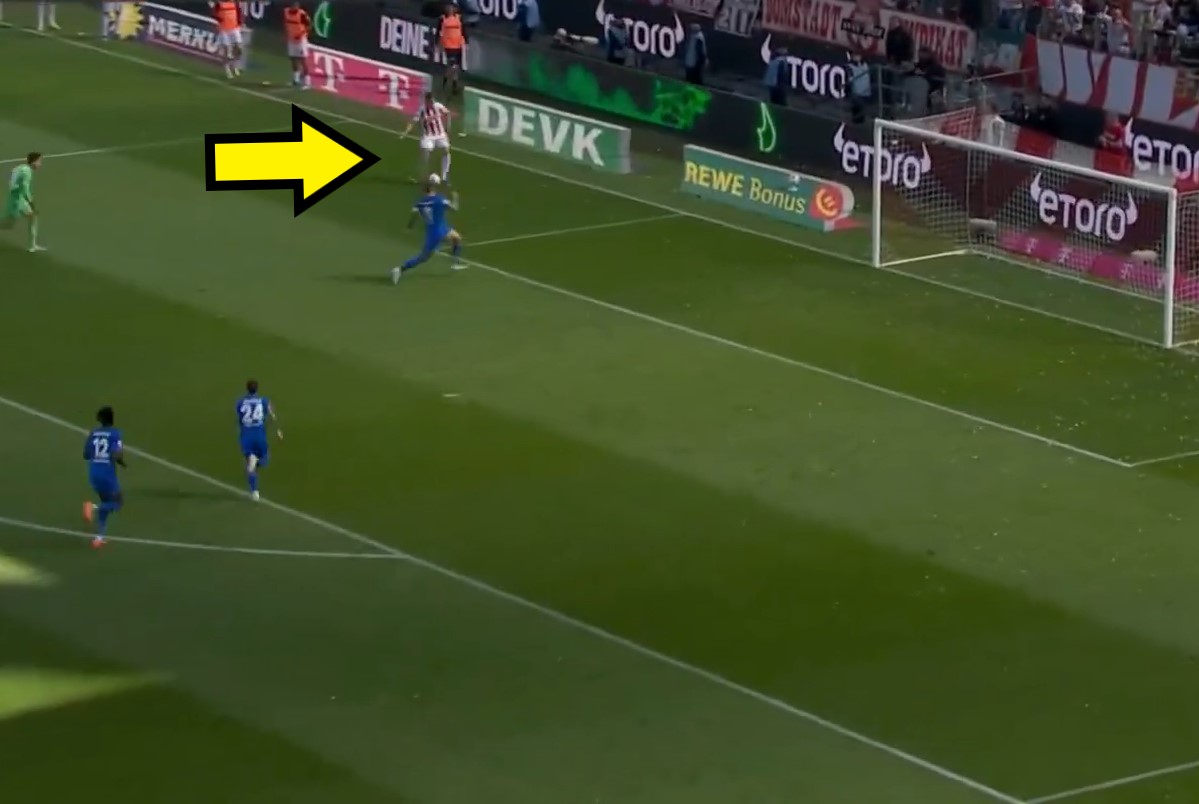 "To już będzie viralowa sytuacja". Błąd za błędem w Bundeslidze [WIDEO]