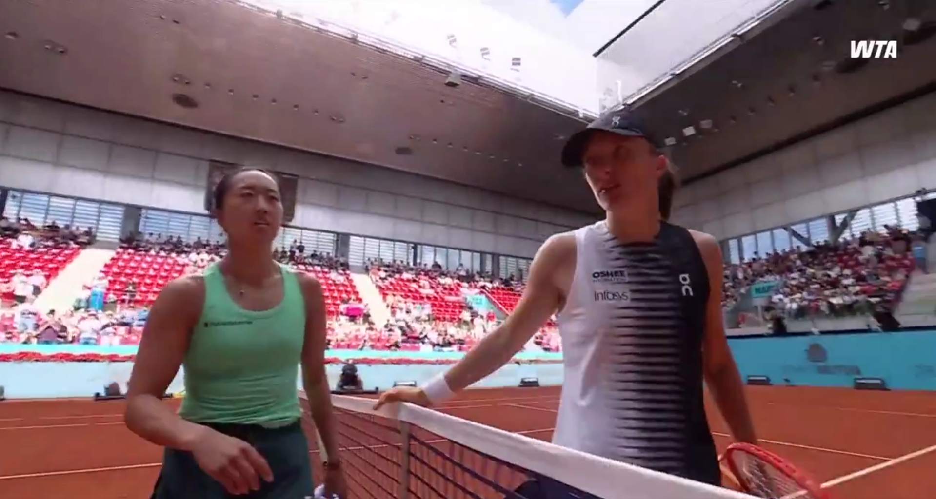 Świątek skreczowała. Nagrano jej zachowanie pod siatką