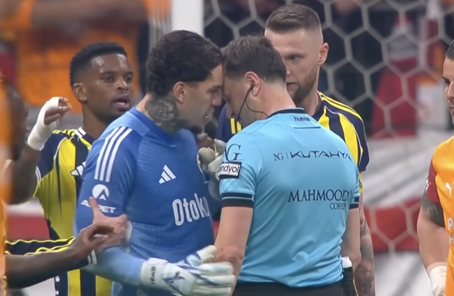 Gwiazdorowi puściły hamulce. Wpadł w szał