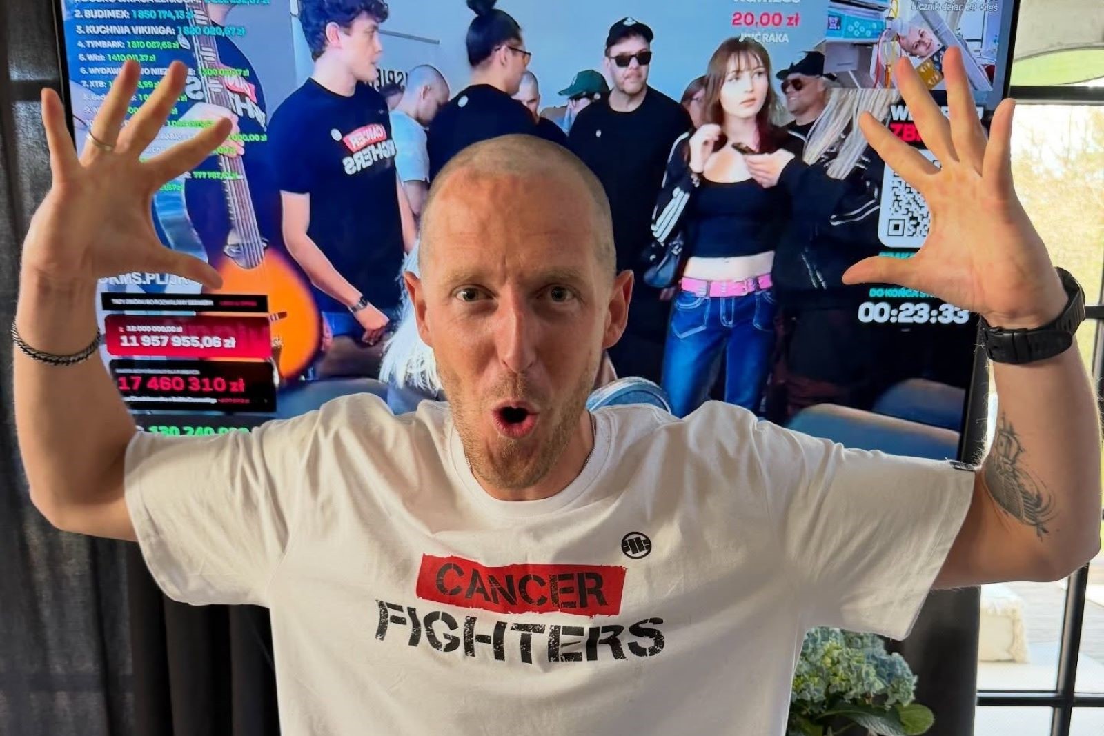 Prezenter "Dzień Dobry TVN" zgolił głowę. "Osoby chore na raka mi dziękowały"