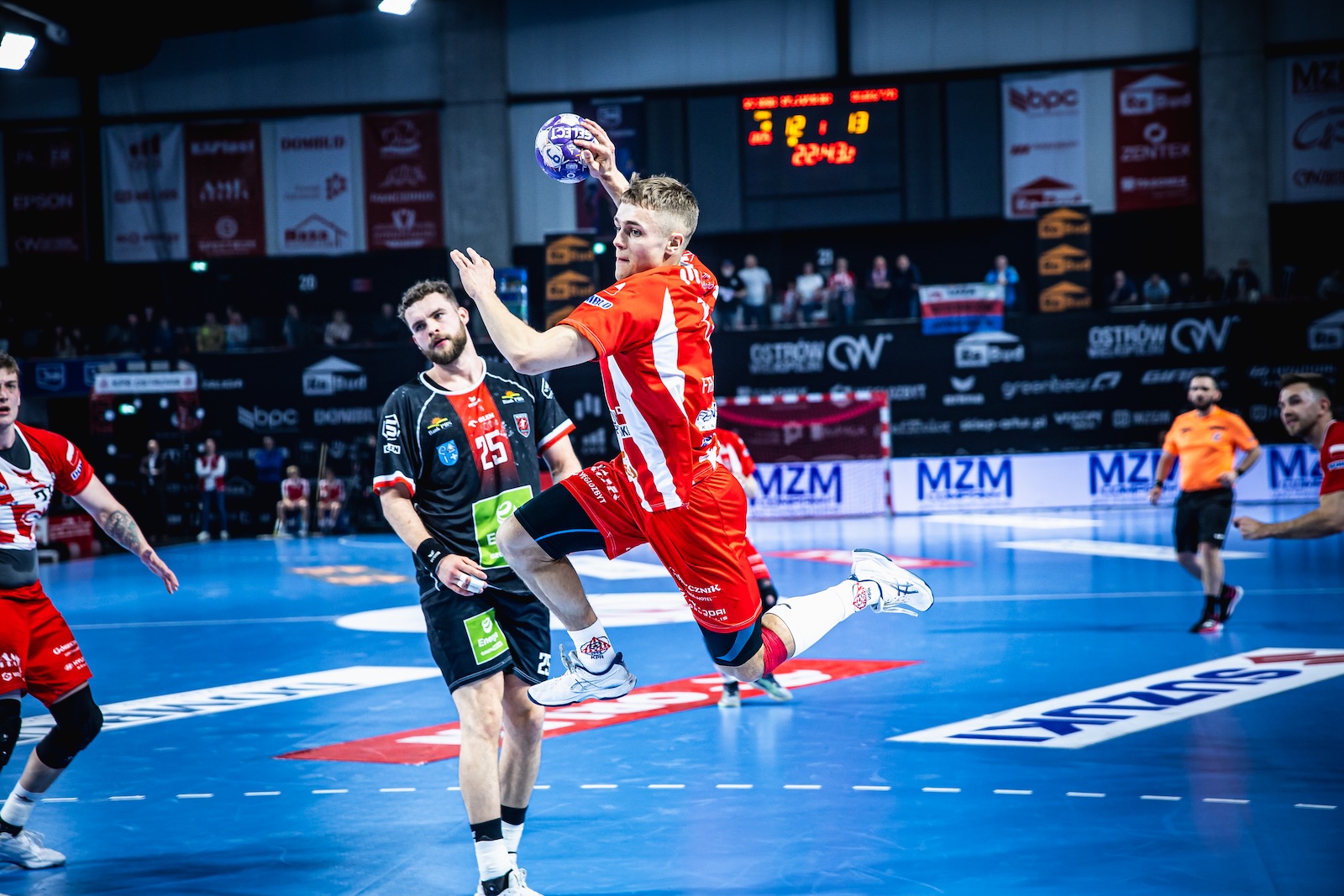 Nieoczekiwany dreszczowiec w Ostrowie. Bezpieczna przewaga mogła nie wystarczyć