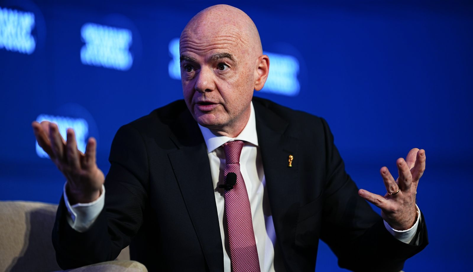 Niczym papież czy prezydent. Hit, czego oczekiwał szef FIFA