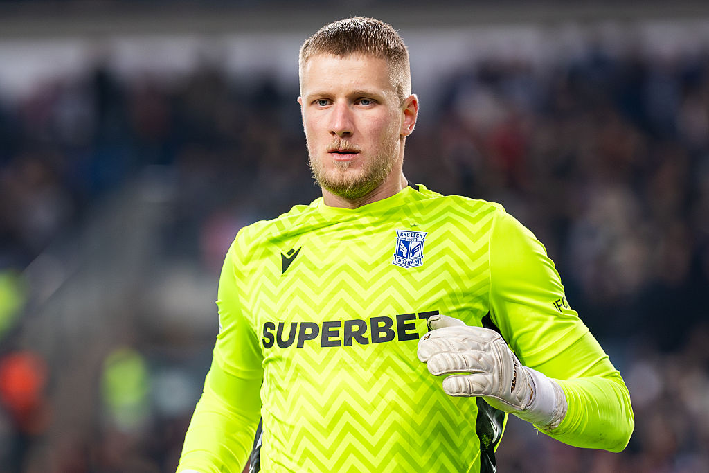 "Chciałbym spróbować nowego wyzwania". Bramkarz Lecha wprost o przyszłości