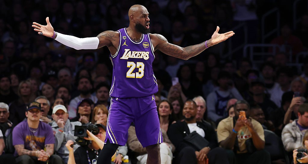LeBron i Lakers nie wykorzystali szansy. Robi się nerwowo