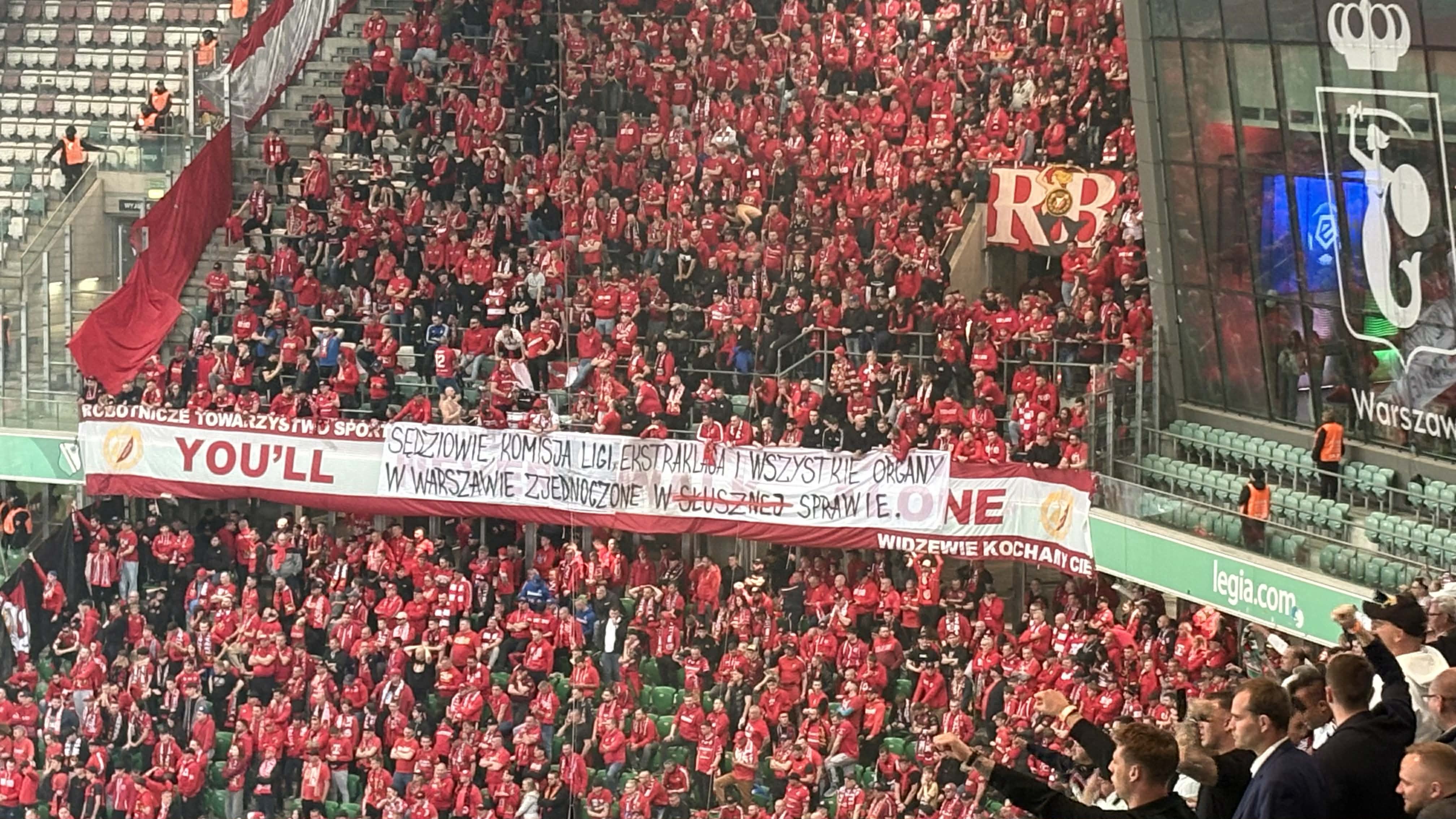 Widzew pokazał transparent. Tak uderzyli w Legię
