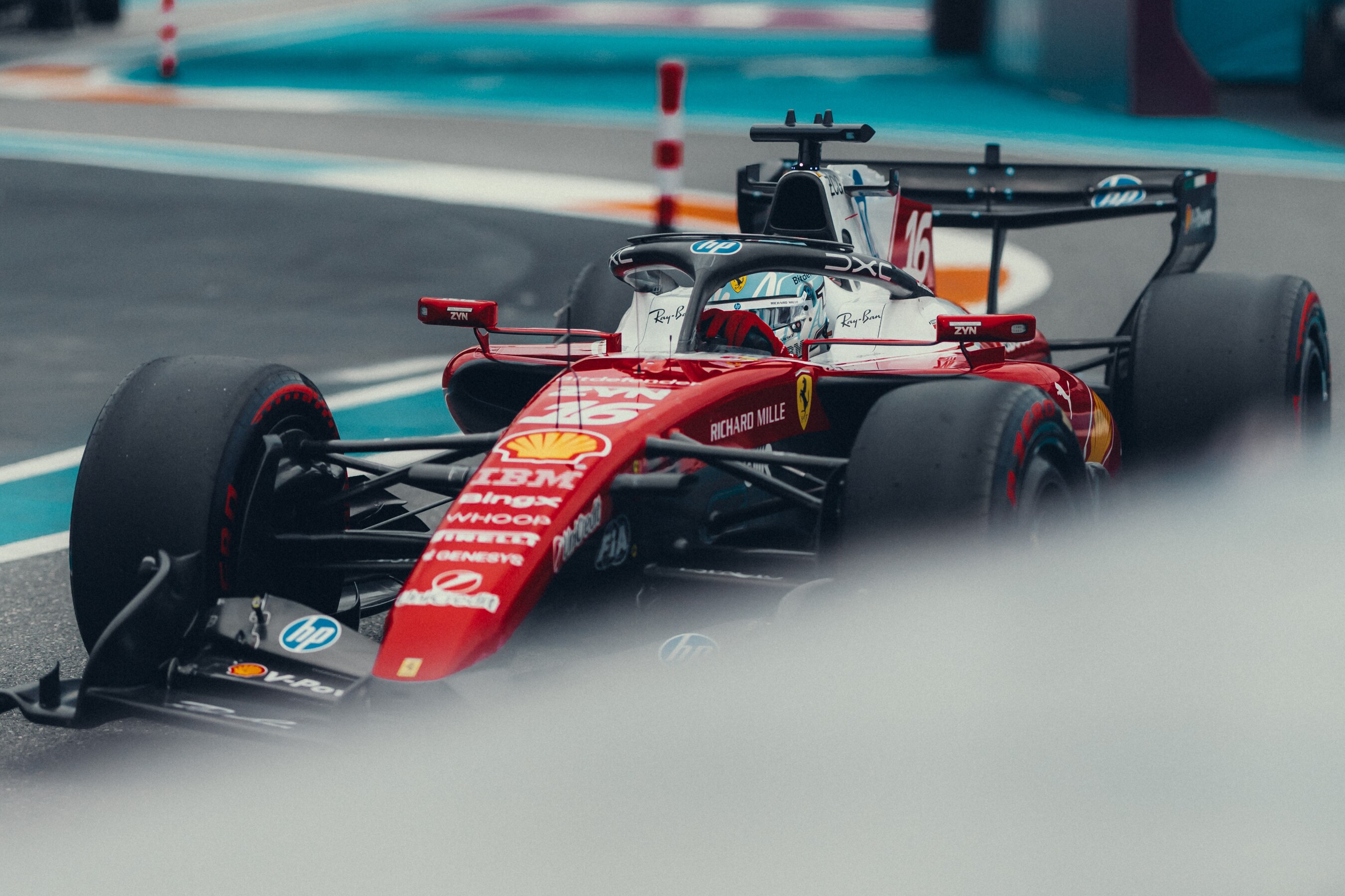 Kierowca Ferrari ukarany przez sędziów. Wyniki GP Miami uległy zmianie