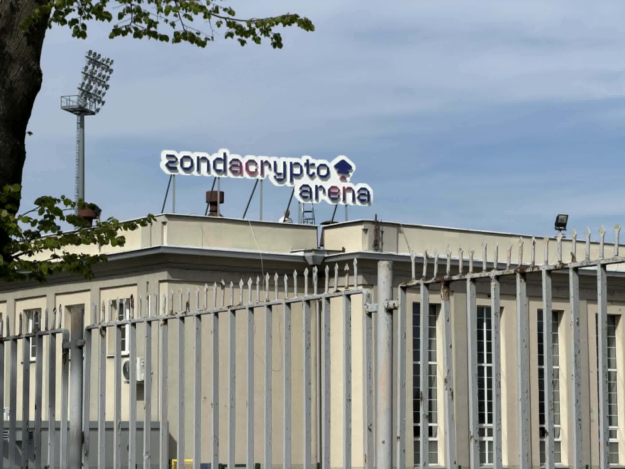 Raków wciąż nie usunął "Zondacrypto" z nazwy stadionu. Wiemy dlaczego