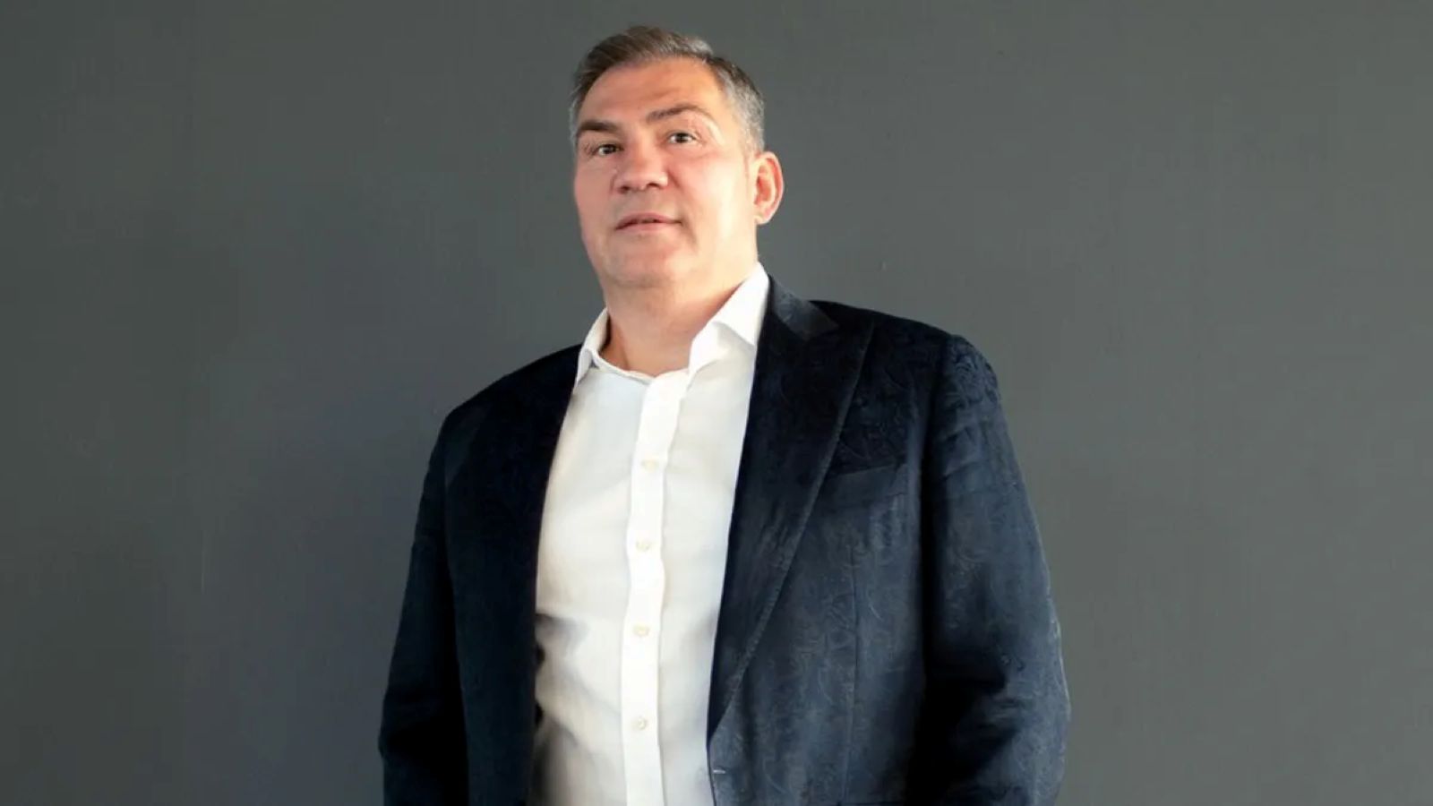 Maturę zdał w wieku 36 lat. "Nauczyciele przymykali oko"