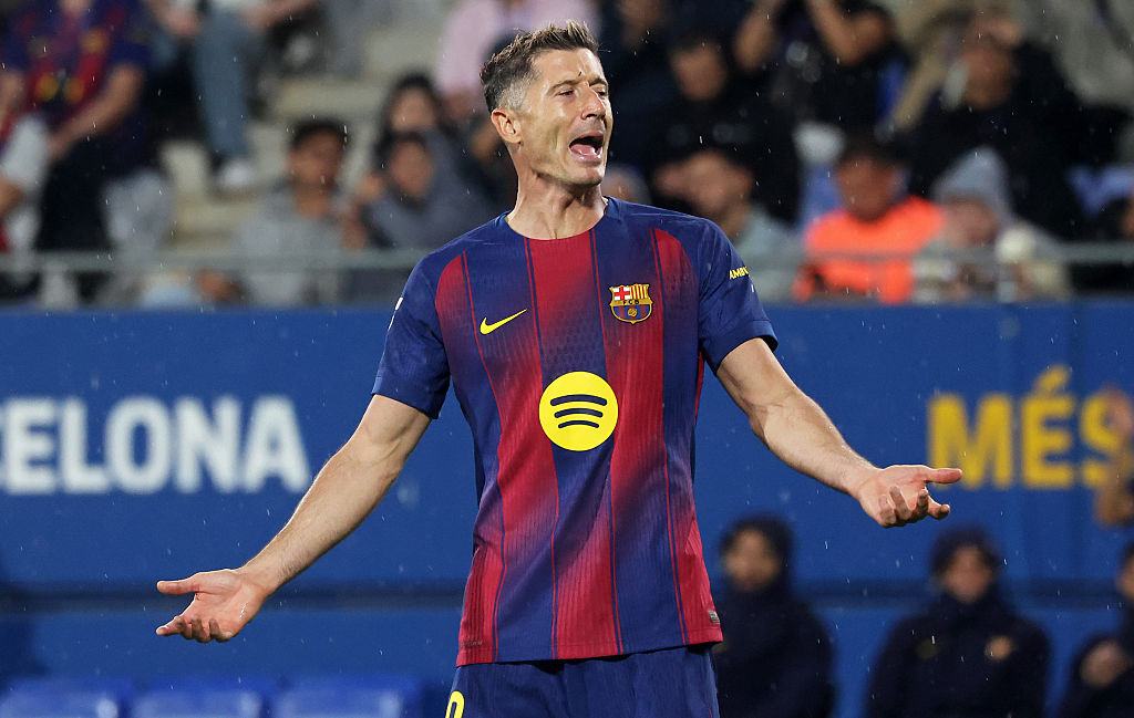 Hiszpanie widzą szansę dla Lewandowskiego. To wtedy może zostać w Barcelonie