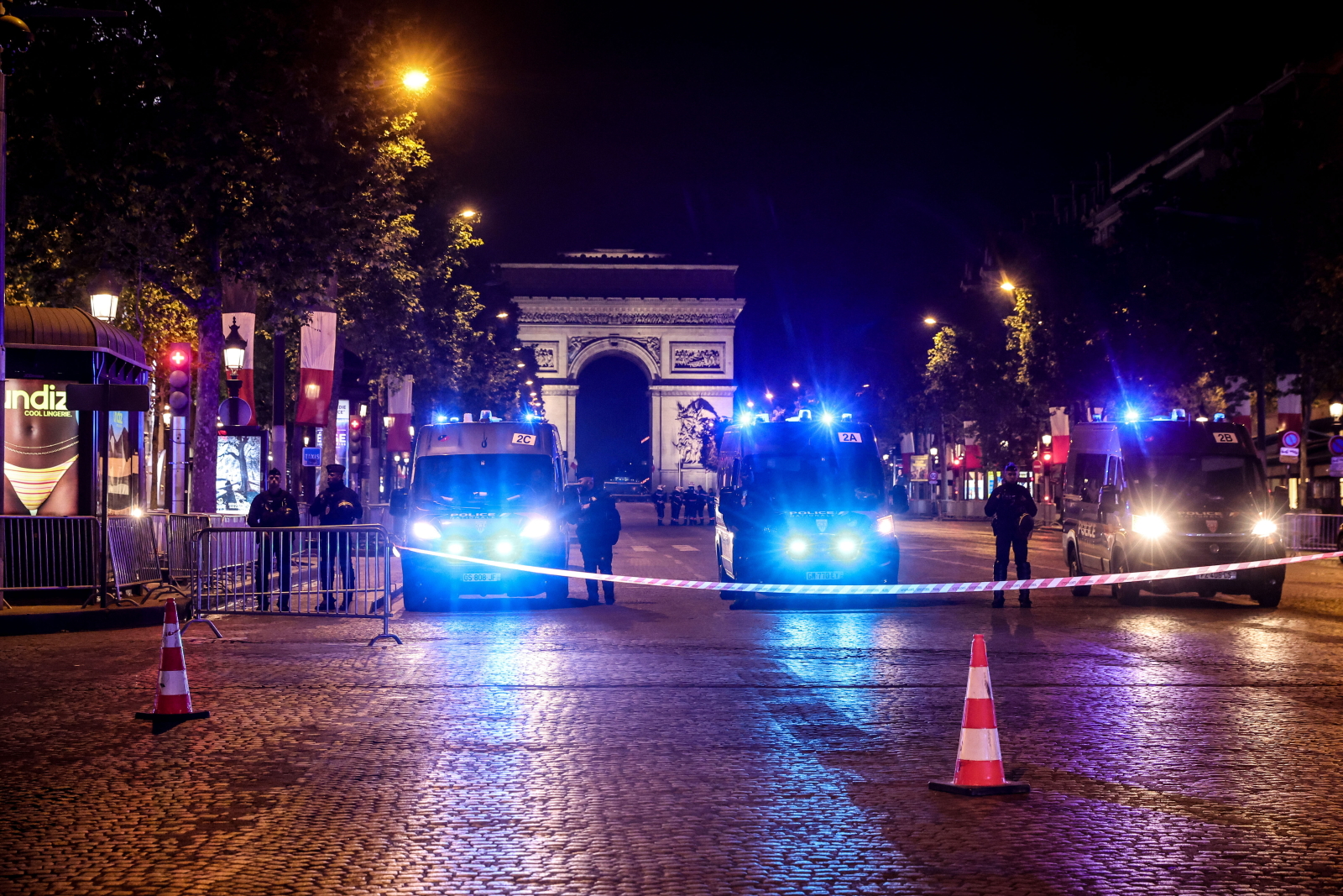 Zamieszki w Paryżu. Policja podała liczby