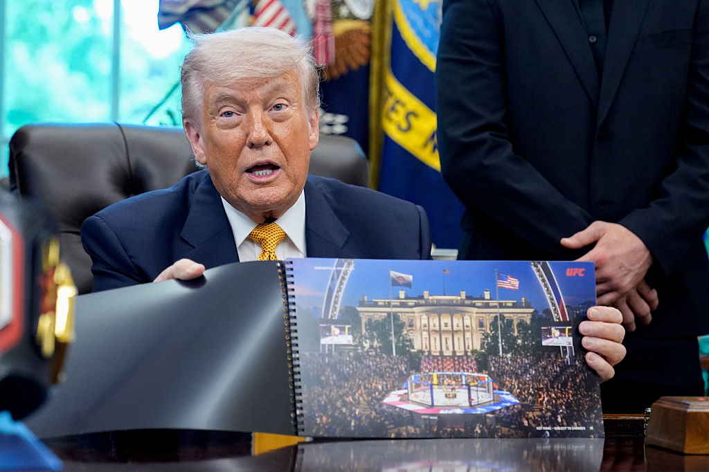 1,5 miliona dolarów za bilet. Szokująca cena na galę u Trumpa