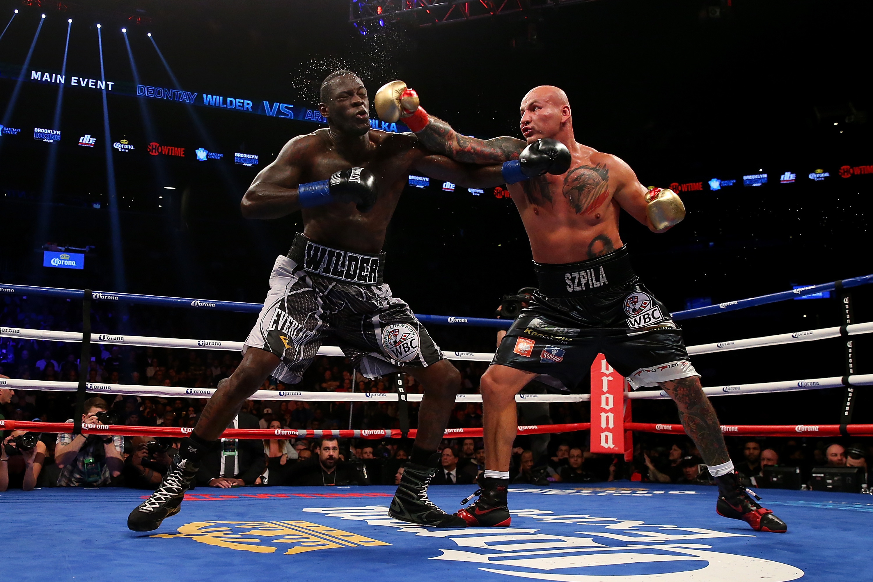 "Najcenniejsza pamiątka". Tak Szpilka wsparł Cancer Fighters