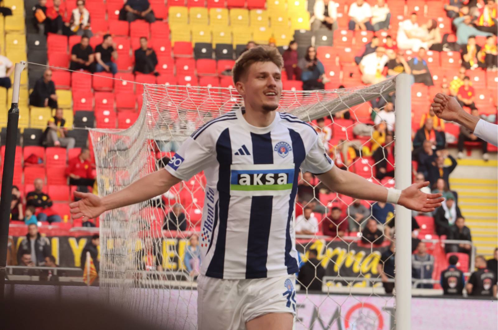 Dwa gole Polaka w 12 minut. Kapitalna runda napastnika