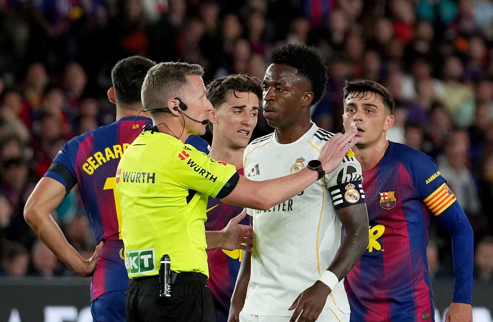 Wziął na rozmowę kapitanów. Nagrało się, co powiedział sędzia przed El Clasico